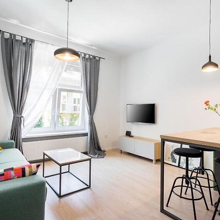 Go2Zagreb Chick Apartment Private Parking Available 외부 사진