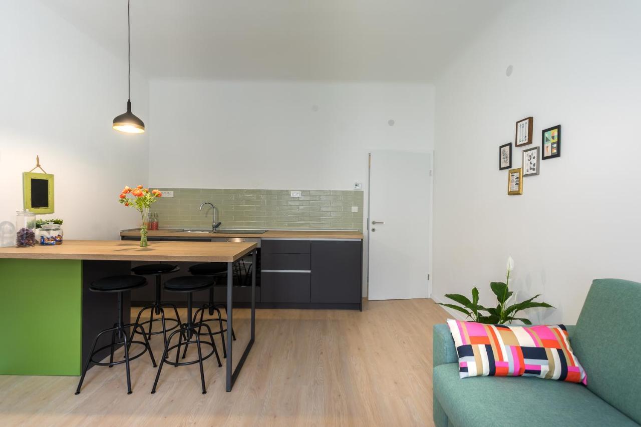 Go2Zagreb Chick Apartment Private Parking Available 외부 사진